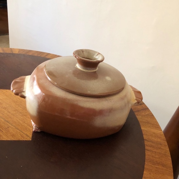 FRANKOMA Pottery 5V DESERT GOLD Covered Casserole Baked Bean Pot 10" w/ Handles - Picture 2 of 3